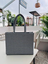 Load image into Gallery viewer, OFFICE BAG- HOUNDSTOOTH
