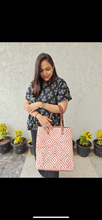 Load image into Gallery viewer, JHOLA BAG - PEACH PRINT
